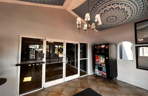 Medical District Hotel | Capital O Kings Inn