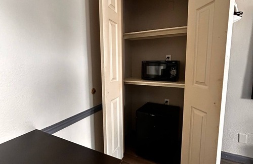 Medical District Hotel | Capital O Kings Inn