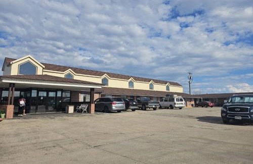 Marysville Hotel | Capital O Marysville Surf Motel Kansas