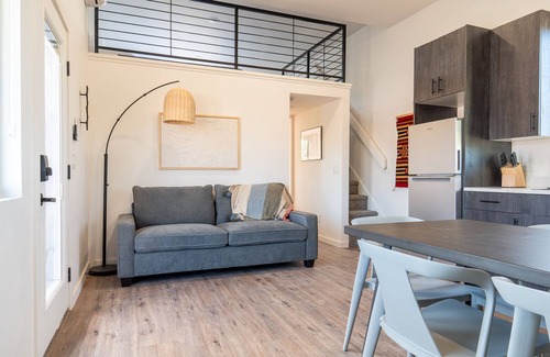 Torrey House | Capitol Casita - 2BD+loft+2BA and rooftop deck