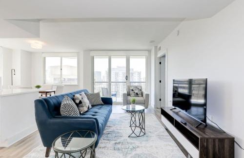 Crystal City Apartment | Capitol Convenience 2BR Luxury Minutes from DC