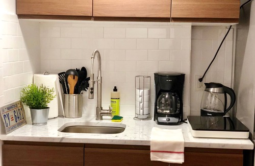 Kingman Park Bed & Breakfast | Capitol Hill Cozy w/Private Entrance Bsmt on a Budget - Sleeps 4, Free Parking