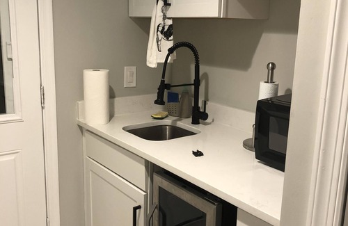 Kingman Park Apartment | Capitol Hill - Easy Metro Access & Free Parking