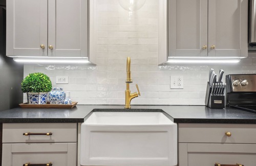 Kingman Park Apartment | Capitol Hill Retreat – Walk to Metro, Free Parking, Kid-Friendly + Full Kitchen