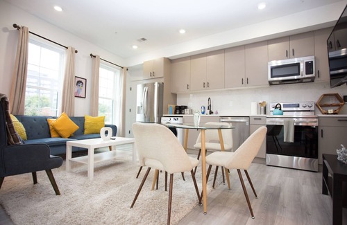 Northeast Bed & Breakfast | Capitol Hill Stay with Stunning Skyline View