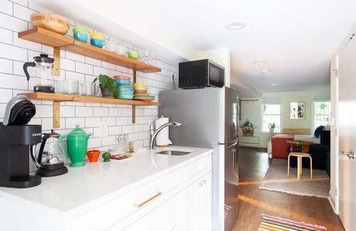 Southeast Apartment | Capitol Hill Studio - Sub/Walkscore/W/D