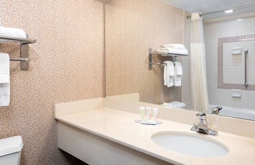 Jefferson City Hotel | Capitol Plaza Hotel Jefferson City