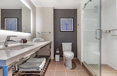 Buzzard Point Hotel | Capitol Riverfront District! 2 Comfortable Units, On-Site Bar, Rooftop Lounge