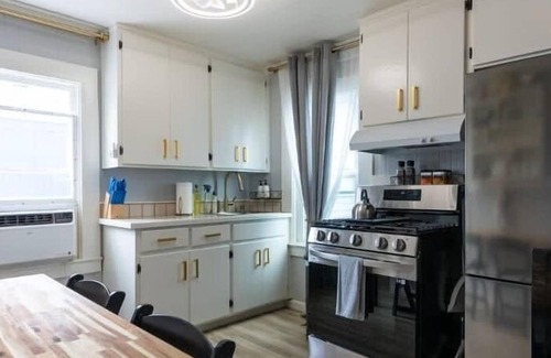 Capitola Apartment | Capitola Village Bungalow - 2 Blocks from the Sand