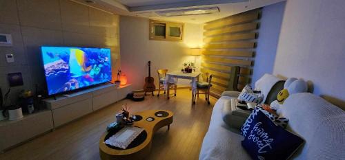 Pyeongtaek Apartment | Capitolium-Humphries Shared-House
