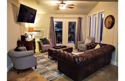 Mid America Condo | Capone's Escape on the Lake