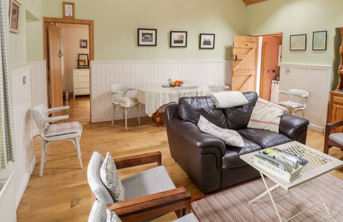 Hollymount Cottage | CAPPACURRY LODGE, family friendly in Ballinrobe, County Mayo