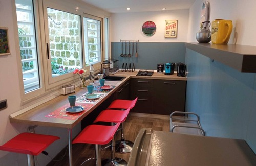 Pozzuoli Apartment | Cappucci Garden House, nice apartment with little garden few steps from seafront
