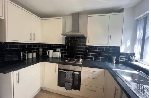Loughborough Apartment | CAPRI 13 SA- 3 bedroom house close to Uni and M1/J23