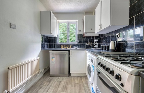Loughborough House | CAPRI 13 SA -Close to Uni & M1* Free Wifi *Free Parking *Long Stay Welcome