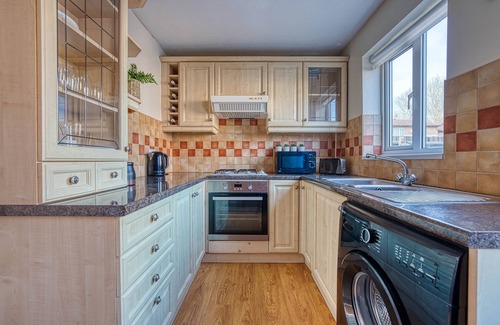 Loughborough House | Capri 13 SA - Closest to Uni & M1 *Free Parking *Free Wifi *Long Stay Welcome