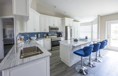 Isles of Capri House | Capri Charm Remodeled Oasis w/Heated Pool-Kayaks