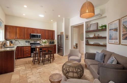 Leucadia House | Capri Coastal Tuscan Getaway – Ideal for Extended Stays!