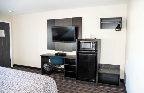 Howell Hotel | Capri inn and Suites
