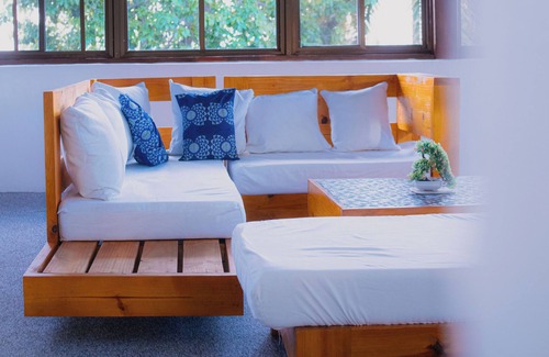 Mwanza Villa | Capri Villa w Swimming Pool, Pool Table, Lake View