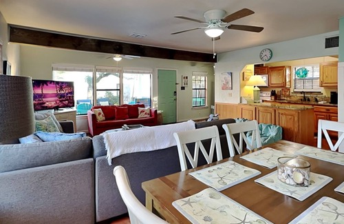 Fulton House | Caprice Cottage | Amazing Views of Aransas Bay!