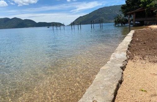 Cape Maclear House | Capricorn Beachfront Cottage