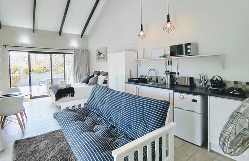 Robberg Beach Apartment | Capricorn Studio One | 150m Solar Beach