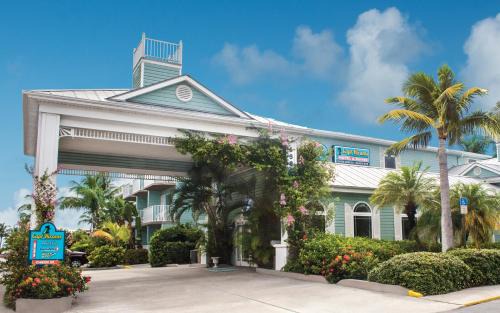 Sebastian Resort | Capt Hirams Resort