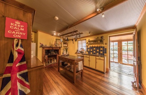 Penrice Bed & Breakfast | Capt'n Rodda's Cottage