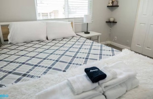 West Jordan House | Capt's Quarters | Big Backyard | 5 BD 2 B