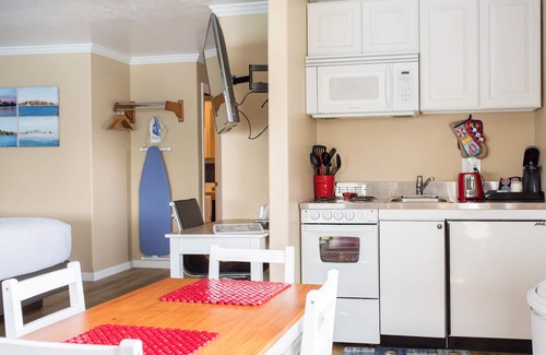 Alexandria Bay Hotel | Capt. Thomson's Resort