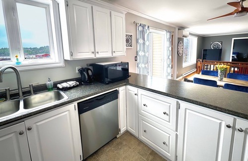 Norman's Cove-Long Cove House | Captain's suite @ The Homestead Oceanfront
