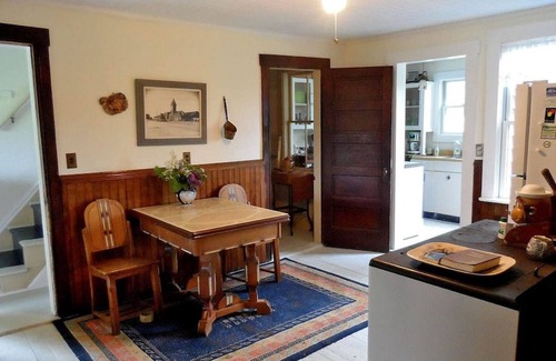 Eastport House | Captain Jacob Lincoln 1790 Farmhouse with attached Barn