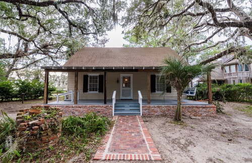 St. Simons Island House | Captain's Boathouse- Kayaks, Private Dock, Views!