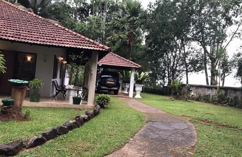 Yatinuwara Villa | Captain's Bungalow