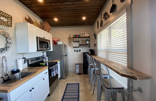 Caldwell Cabin | Captain's Cabin at Copperas Creek with Fenced Yard