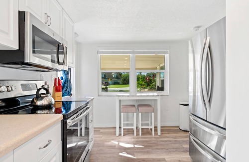 Rock Ridge House | Captain's Chest - 5 min to beach - 2bed 2bath Whole house