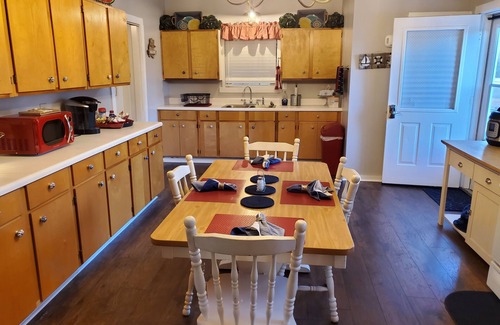 Donalsonville House | "Captain's Cove" w/boat dock & launch, walk to new restaurant on Lake Seminole!