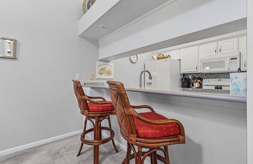 Bokeelia Condo | Captain`s Harbor Condo 2/2 on the Water!