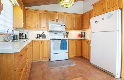 Huntsville Cottage | Captain's Landing - Three Bedroom Cottage, Sleeps 6