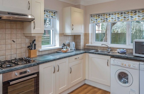 Lydstep Cottage | Captain's Lodge - UK6732