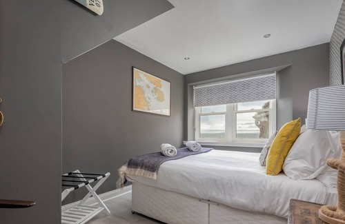 Cellardyke House | Captain's Lookout - Cosy House with Sea View