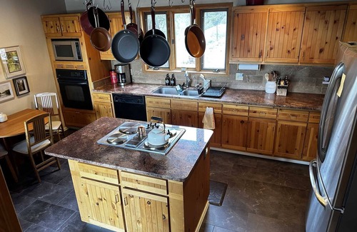 Lake City House | Captain's Lookout - Newly Updated Cabin with Unending Views of Lake San Cristobal - OPEN YEAR ROUND