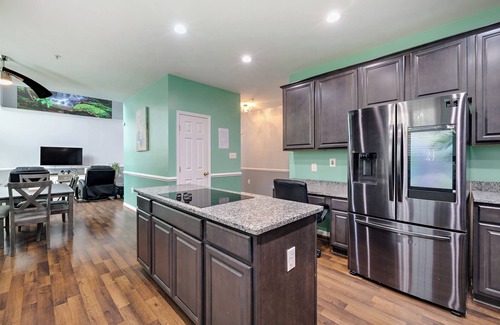 Fort Washington House | Captain's Luxury Pool house Retreat in Fort Washington near MGM