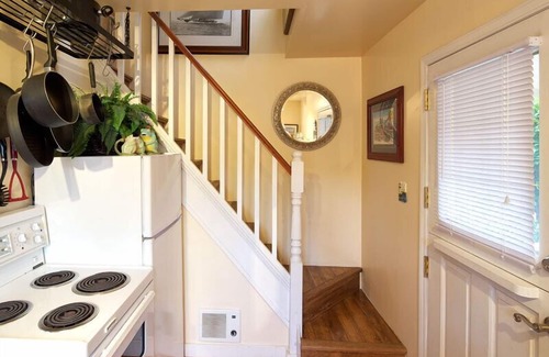 Salt Spring Island Cottage | 'Captain's Quarters' Waterfront Cottage on Fulford Harbour