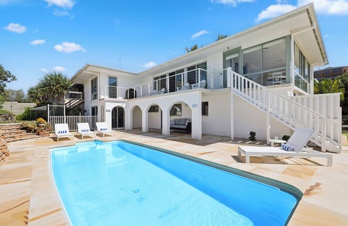 Sapphire Beach House | Captain's Quarters Absolute Beachfront Pool Pets