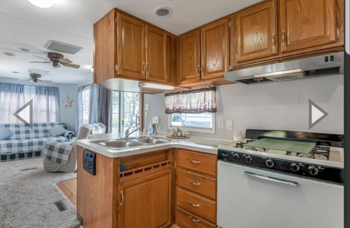 Sandbridge House | Captain's Quarters Beach Rental lot 200