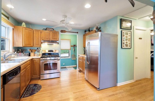 Fox Lake House | Captain's Quarters 2/2 Lake Life Dream Home