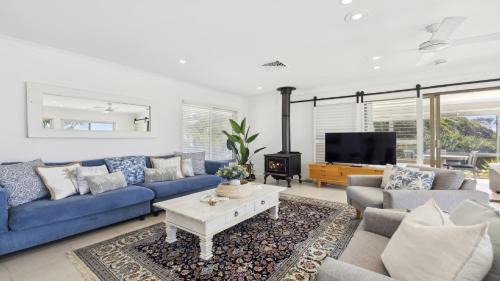 Sapphire Beach House | Captain's Quarters - Absolute Beachfront, Pool, Pets, Family Friendly