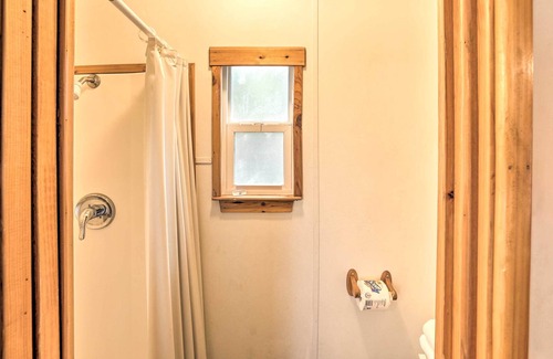 Chico Cabin | 'Captain's Quarters' Cabin: Private Fire Pit!